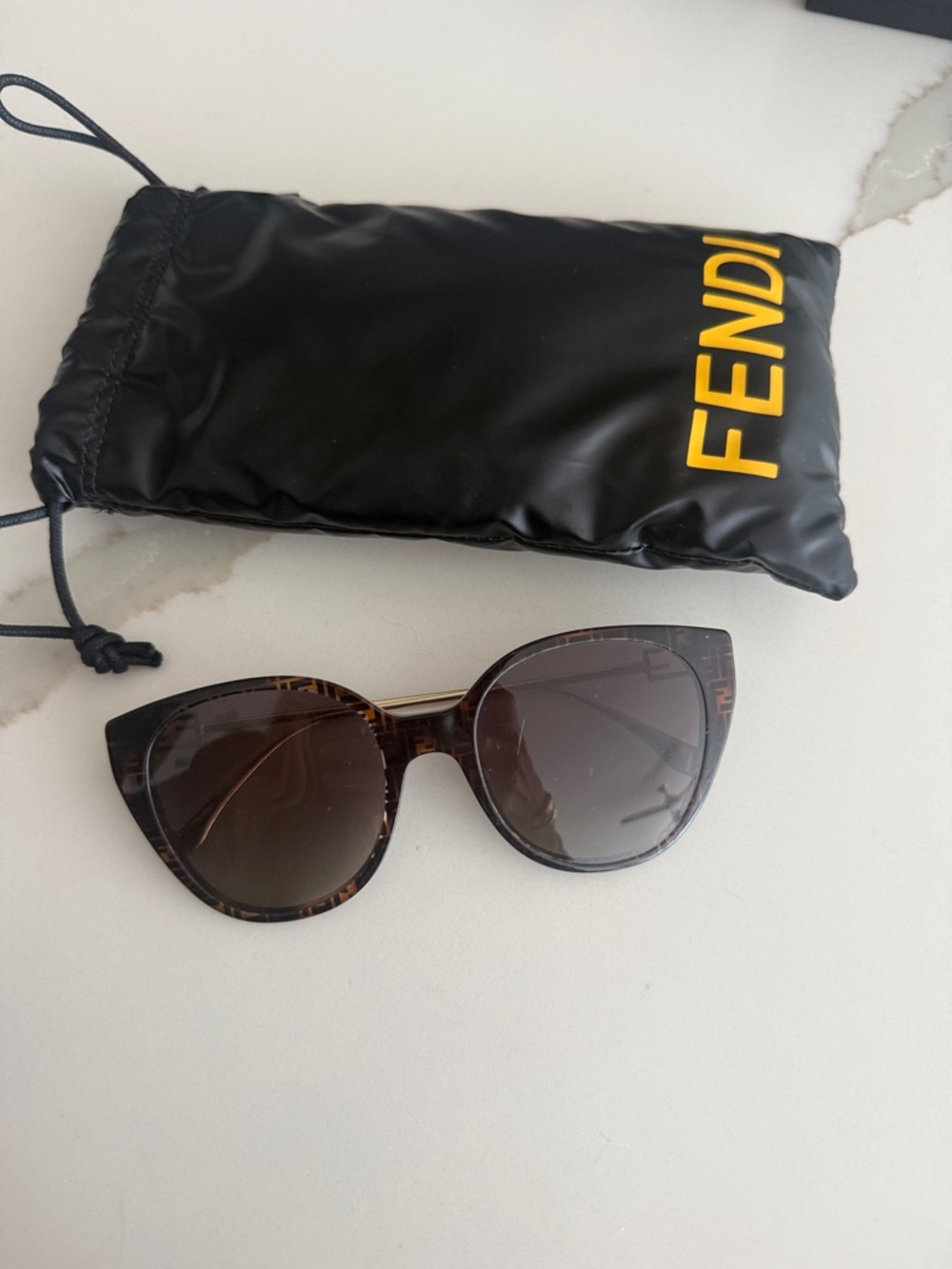 Fendi Tortoiseshell Cat-Eye Sunglasses with Gradient Brown Lenses